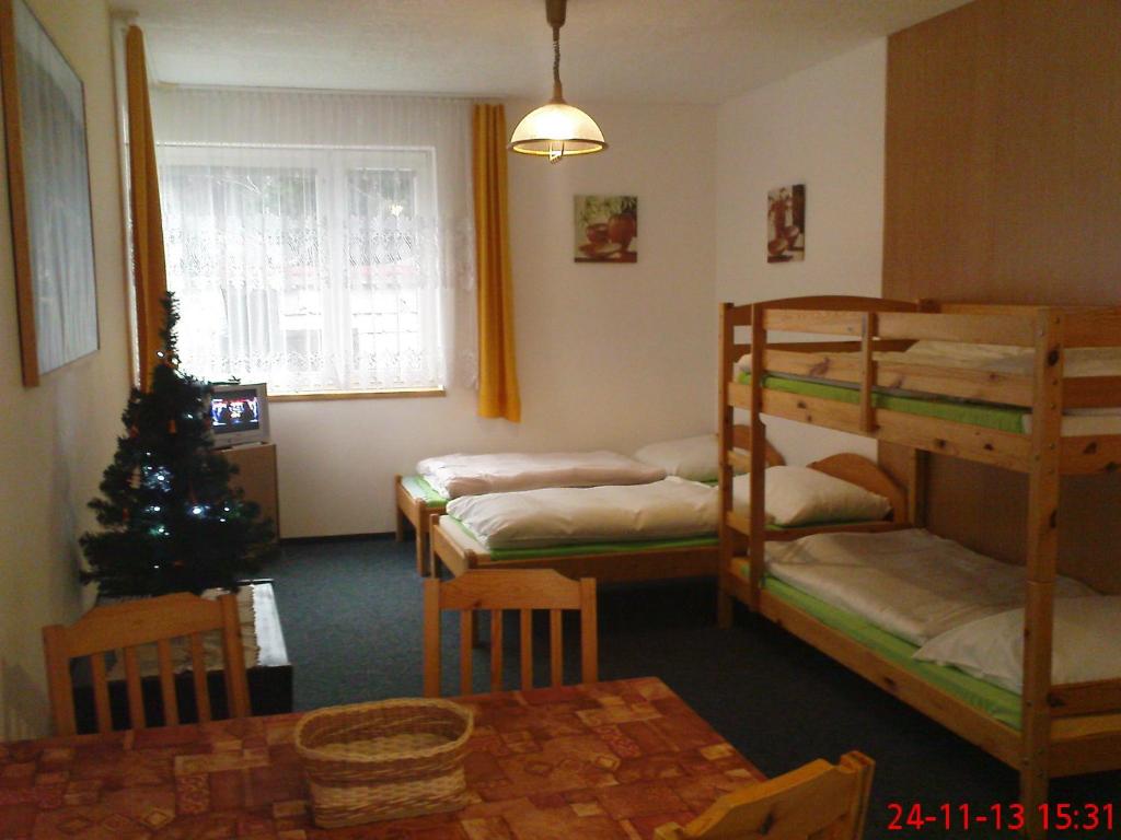 Apartments Pernink 341 room 2